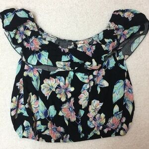 S.O. R.a.d. Juniors floral top‎